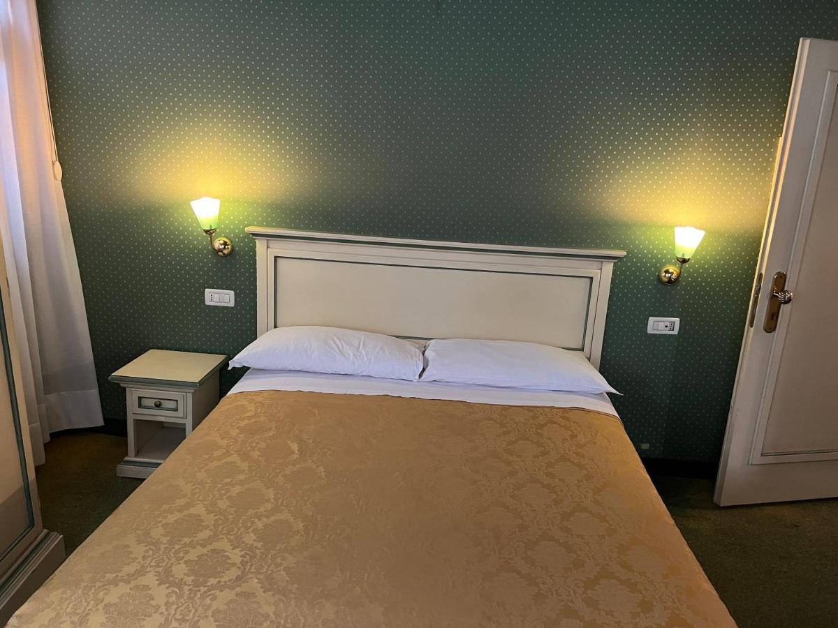 Locanda Ruga Rialto Venetië Buitenkant foto