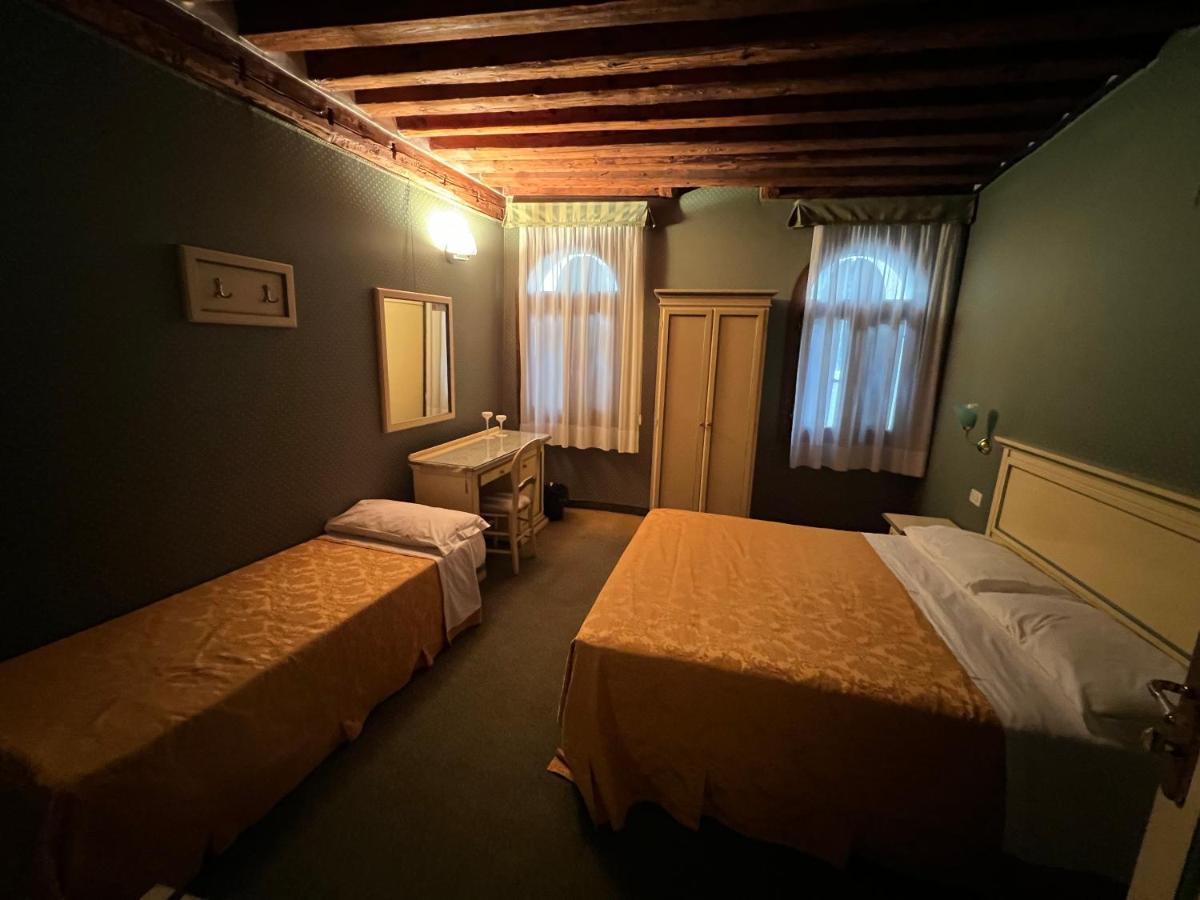 Locanda Ruga Rialto Venetië Buitenkant foto